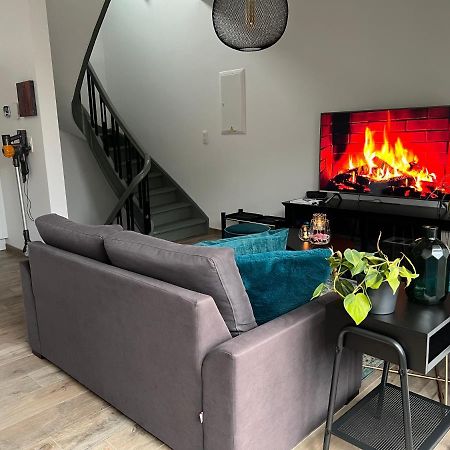 Les Duplex De La Place Des Ecoles Spa Luaran gambar