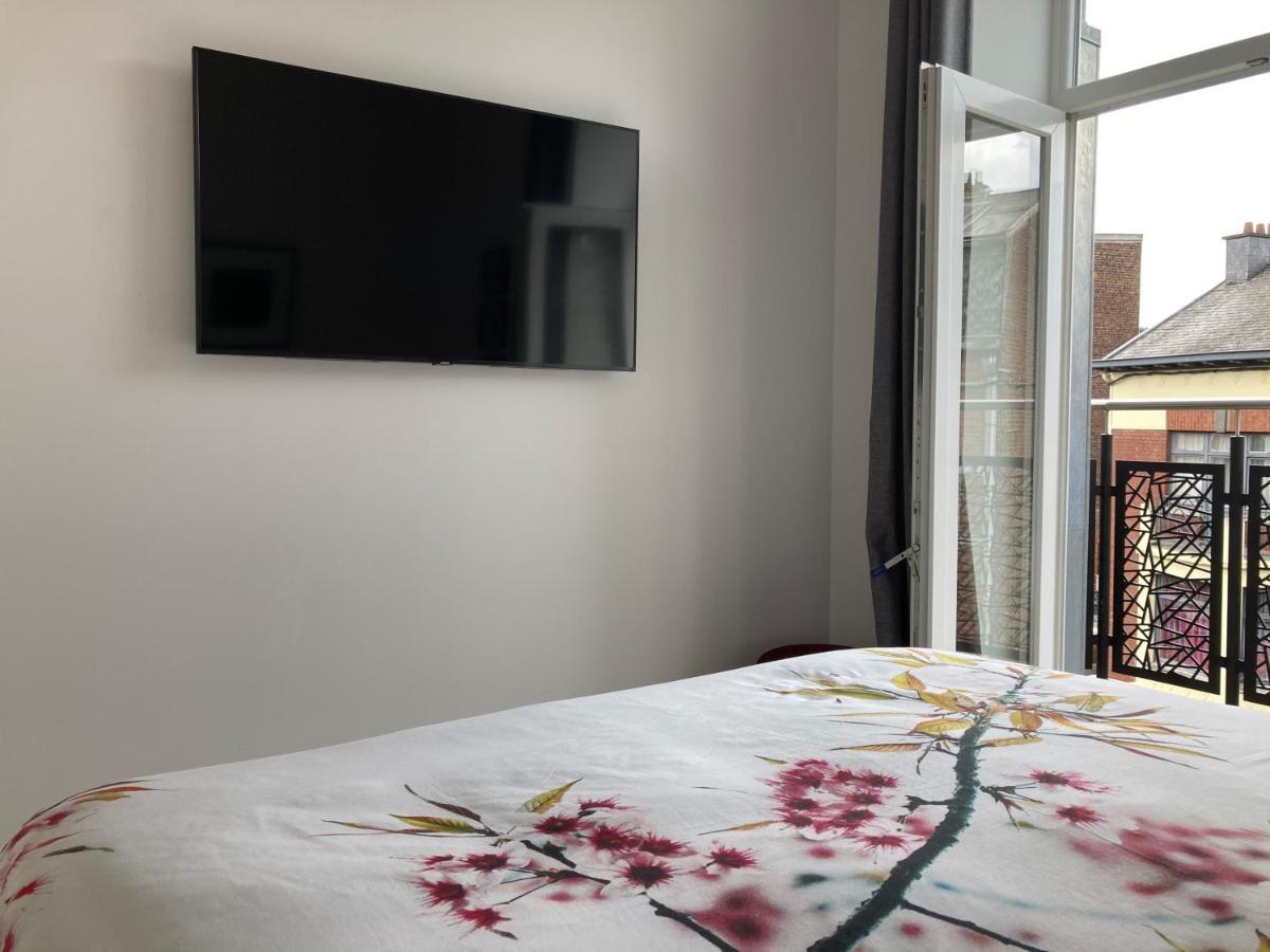 Les Duplex De La Place Des Ecoles Spa Luaran gambar